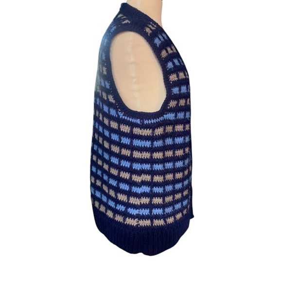 Vintage homemade blue and gray knit sweater vest approx size Large - Picture 5 of 6